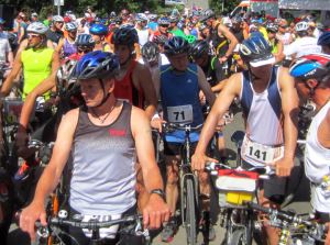 Radfahrer beim Run and Bike Marathon 2013