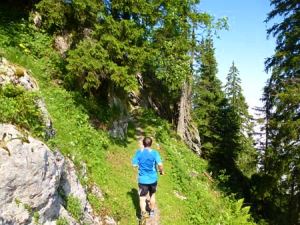 Steiler Anstieg beim Stanserhorn Berglauf 2013