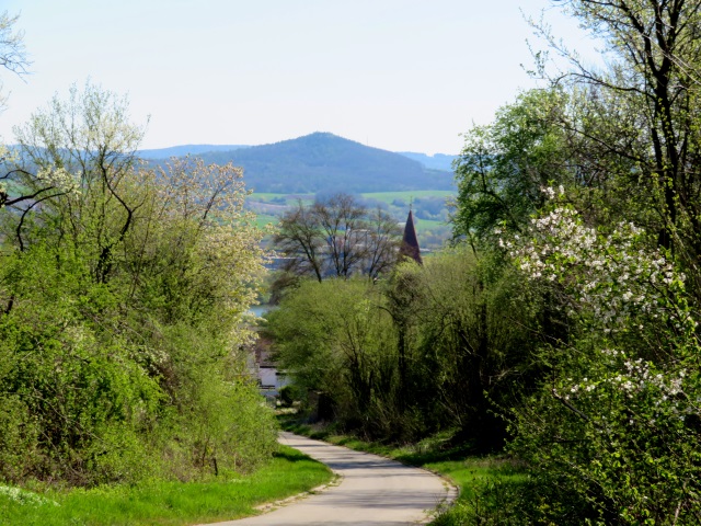 Karfreitag - Lauf von Buttenheim nach Trailsdorf mit Osterbrunnen am 19.04.2019 